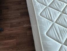 Продам кровать+тумбочка, Малайзия, массив 