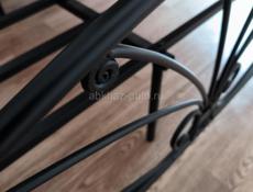 Продам кровать+тумбочка, Малайзия, массив 