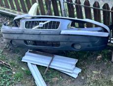 Продам бампер на Вольво s60 в хорошем состоянии срочно 