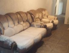 Диван с креслами 