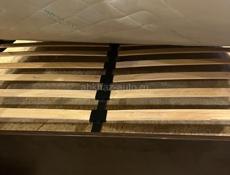 Кровать с матрасом / двуспальная кровать и матрас