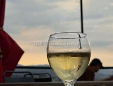 Продается белое  сухое вино из винограда РКАЦЕТЕЛИ  …По 200р за литр .Село Адзюбжа 9672901