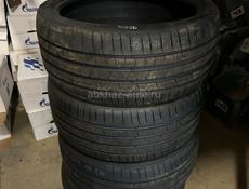 245/35R19