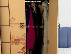 Шкафы и комод с зеркалом 