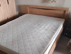 Продам кровать 160*200 с матрасом