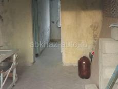 3 комнатная квартира в шикарном тихом уютном месте в городе Очамчира продается срочно полный пакет документов 