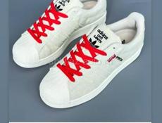 В нашем магазине новогодние скидки 