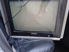 ПРОДАМ БОЛЬШОЙ ТЕЛЕВИЗОР С ПУЛЬТОМ 54. СМ !! 