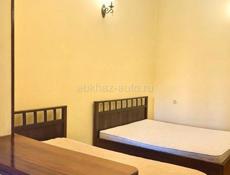 1 - К. КВАРТИРА В СУХУМЕ НА ПРОСПЕКТЕ