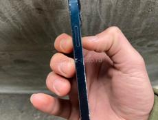 13 мини ,В Рабочем состоянии, нечего и не менялось все родное , Память 126 Коцки по корпусу видно на фото