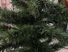 елка с игрушками