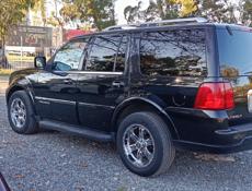 Lincoln Navigator