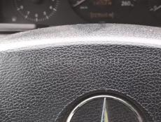 Mercedes-Benz 200-Series