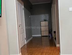 Продается 3-комнатная квартира на Новом Районе в Сухуме (ул. Гумистинская).