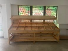 Продается деревянная стойка для овощей для любого пользования в магазине