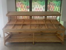 Продается деревянная стойка для овощей для любого пользования в магазине