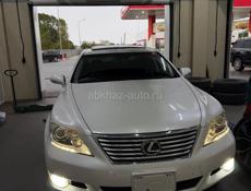Lexus LS