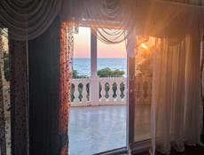 Вилла на берегу моря в поселке Агудзера 