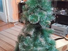 ПРОДАМ ЁЛКИ В ПОДАРОК ГЕРЛЯДАМИ  !! 