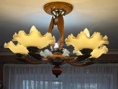 Продам люстру 