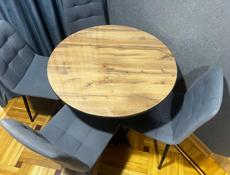 Стол со стульями 