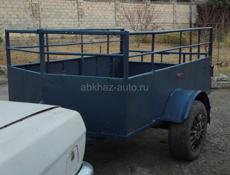 Машина с прицепом.