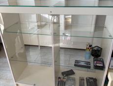 Витрины и стеллаж