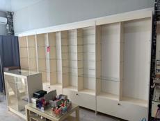 Витрины и стеллаж