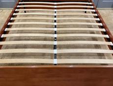 Кровать с матрасом / двойная двуспальная 