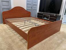 Кровать с матрасом / двойная двуспальная 