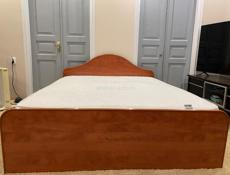 Кровать с матрасом / двойная двуспальная 