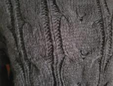 Свитер черный. Новый