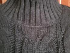 Свитер черный. Новый