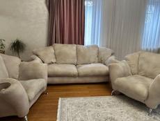 Диван с креслами 