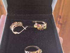  Серебряные серьги и кольцо с янтарем в позолоте