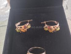  Серебряные серьги и кольцо с янтарем в позолоте