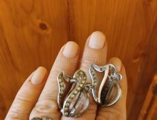 Серебряные серьги и кольцо с аметмстами