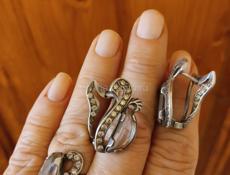 Серебряные серьги и кольцо с аметмстами