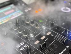 Диджейский пульт 