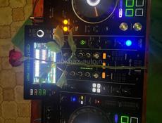 Диджейский пульт