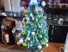 ПРОДАМ РАЗНЫЕ ЁЛКИ С  ГЕРЛЯДАМИ  !! 