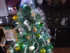 ПРОДАМ РАЗНЫЕ ЁЛКИ С  ГЕРЛЯДАМИ  !! 