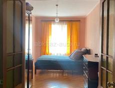 У магазина "Волна"