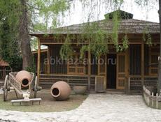 Требуется работники . Повар , мясник , официантка 