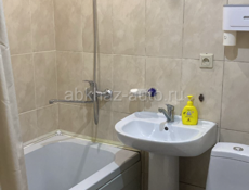 Сдается 2х комнатная квартира в центре длительно