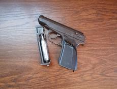 Продам пистолет пневмат в хорошем состоянии торг уместен 