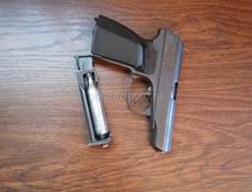 Продам пистолет пневмат в хорошем состоянии торг уместен 