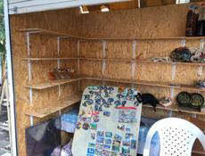 Сдается торговая лавка на территории пещеры, место проходимое за счет общественного туалета, не путать с территорией сувенирного рынка 