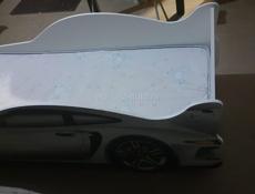 Кровать-машинка детская