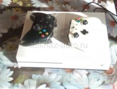 Продам Xbox One S срочно
